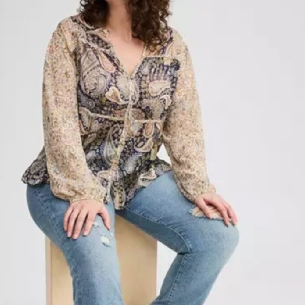 NWT TORRID Paisley Print Blouse